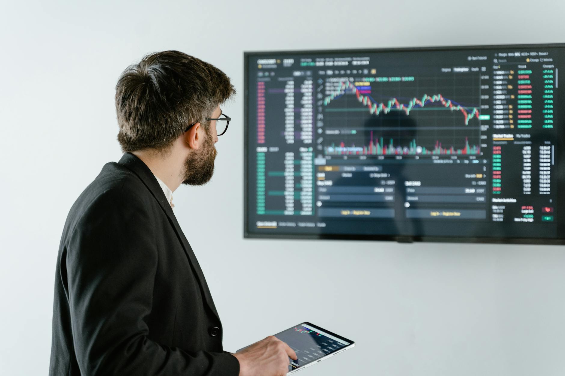 The Role of Smart Contracts in Decentralized Finance