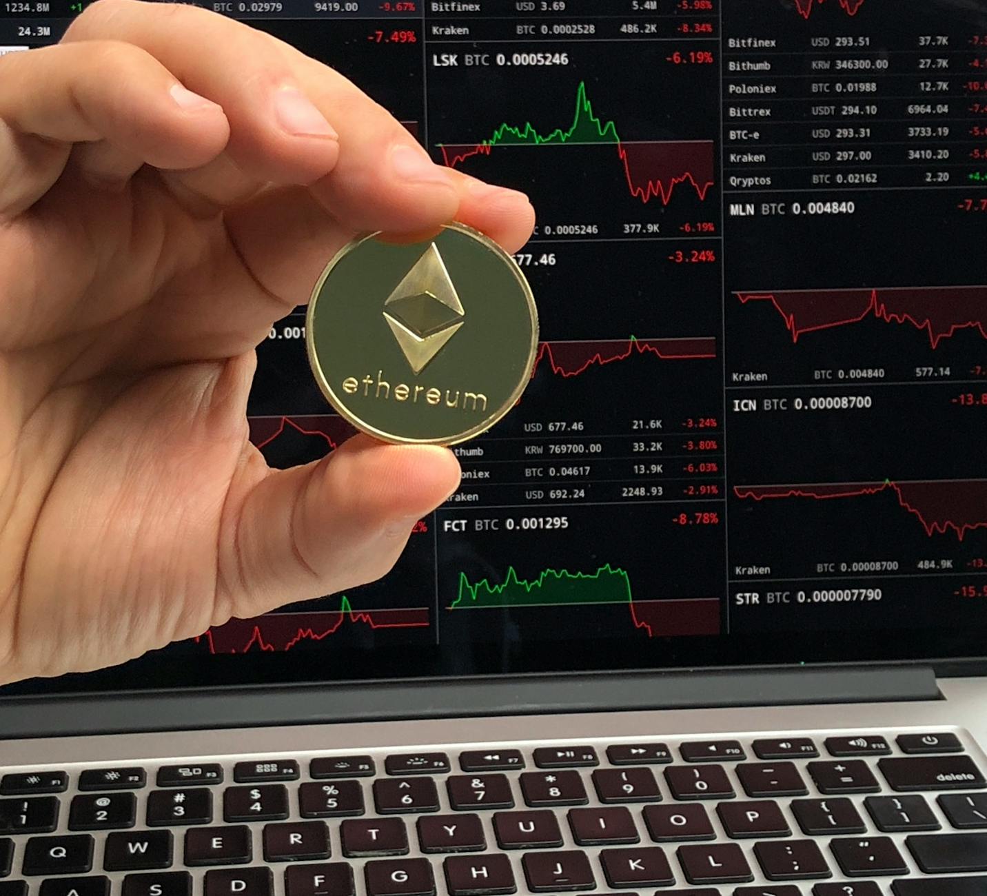 Exploring Smart Contracts: The Backbone of Blockchain Applications